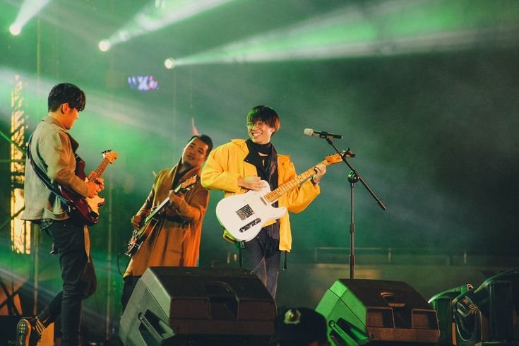 Acoustic music night: "Wind and trees"